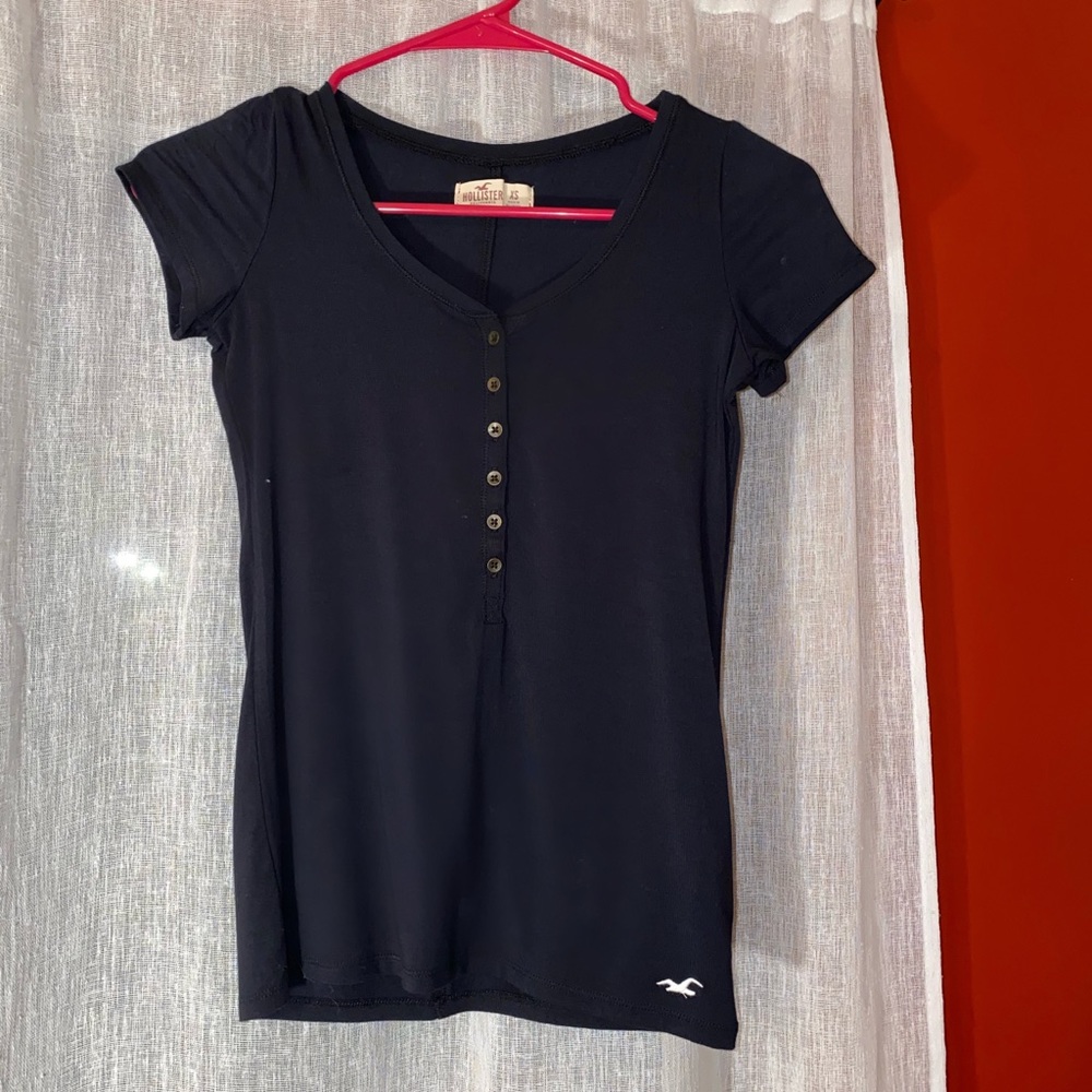 Hollister T shirt